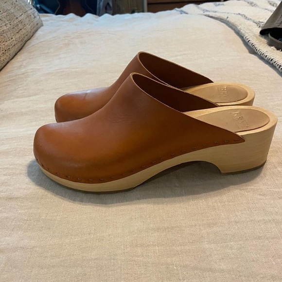 [SOLD]Bryr Worker Clog in Whiskey - Picture 4 of 6
